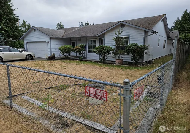 Photo 1 of Multi family home for sale at 2916 Russell Rd, Centralia, WA 98531 | MLS# NWM2554279 | Listing updated on 2026-09-22
