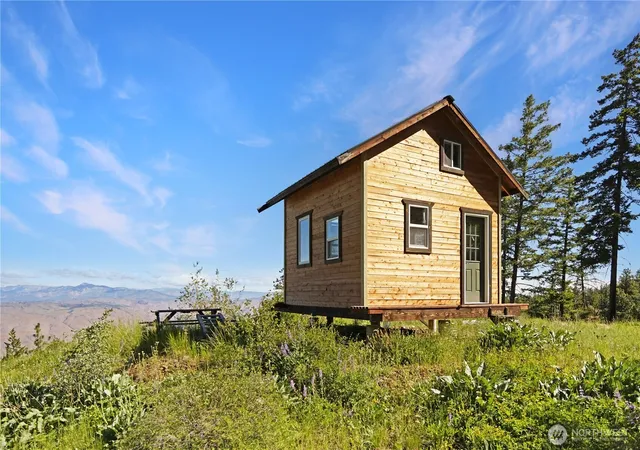 Photo 1 of Land for sale at 0 Melvin Rd, Waterville, WA 98858 | MLS# NWM2554282 | Listing updated on 2026-09-22