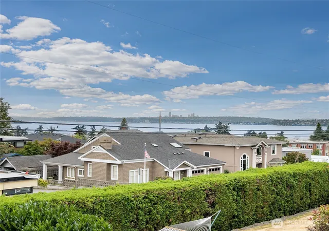 Photo 1 of Single family home for sale at 122 8th Avenue, Kirkland, WA 98033 | MLS# NWM2554291 | Listing updated on 2026-09-26