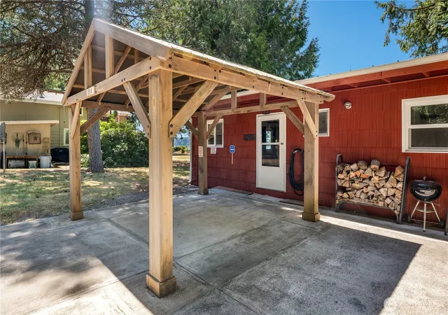 Photo 3 of Single family home for sale at 1510 W Herron Blvd Nw, Lakebay, WA 98349 | MLS# NWM2554330 | Listing updated on 2026-10-01