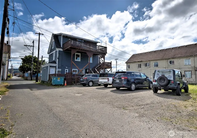 Photo 3 of Multi family home for sale at 109 N Washington St, Aberdeen, WA 98520 | MLS# NWM2554348 | Listing updated on 2026-09-22
