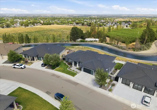 Photo 3 of Single family home for sale at 5483 S Kent St, Kennewick, WA 99337 | MLS# NWM2554371 | Listing updated on 2026-09-22