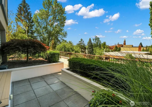 Photo 3 of Sale Pending at 425 23rd Avenue S #A006, Seattle, WA 98144 | MLS# NWM2554372 | Listing updated on 2026-09-24