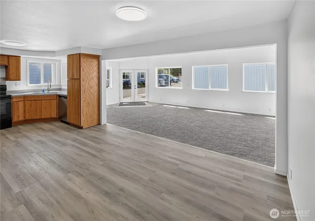 Photo 3 of Sale Pending at 40 Cherry St S, Soap Lake, WA 98851 | MLS# NWM2554379 | Listing updated on 2026-09-25