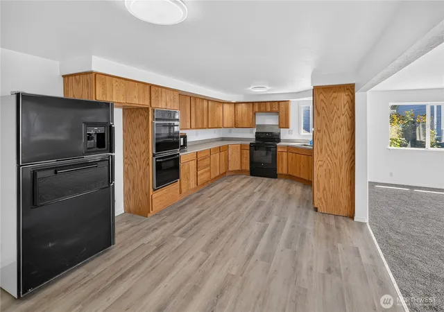 Photo 4 of Sale Pending at 40 Cherry St S, Soap Lake, WA 98851 | MLS# NWM2554379 | Listing updated on 2026-09-25