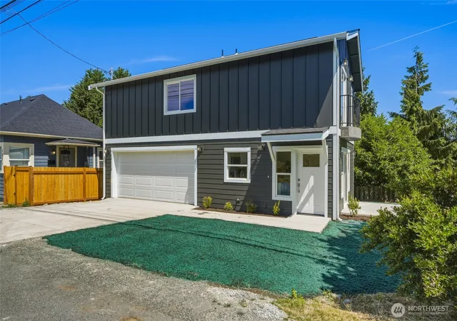 Photo 1 of Single family home for sale at 1711 12th Street #B, Everett, WA 98201 | MLS# NWM2554381 | Listing updated on 2026-10-01