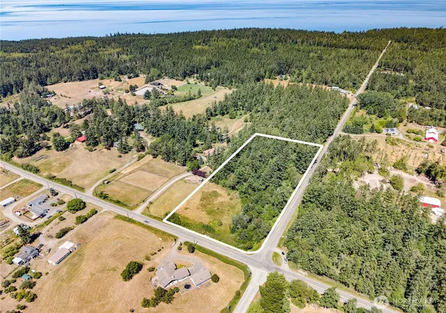 Photo 3 of Sale Pending at 2190 Hastings Ave W, Port Townsend, WA 98368 | MLS# NWM2554412 | Listing updated on 2026-07-27
