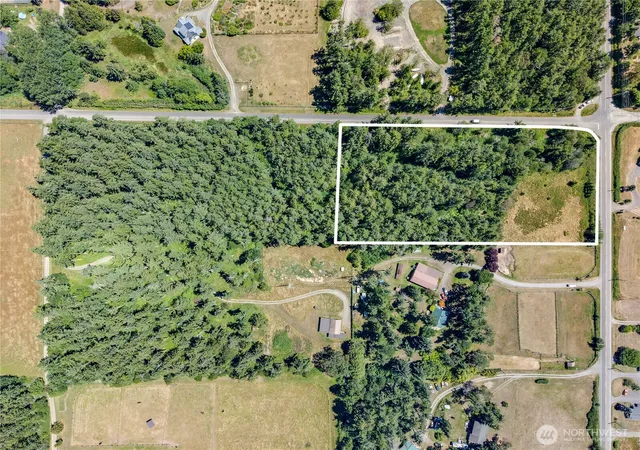Photo 3 of Sale Pending at 2190 Hastings Ave W, Port Townsend, WA 98368 | MLS# NWM2554412 | Listing updated on 2026-07-27