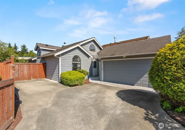 Photo 3 of Single family home for sale at 7612 Colony Ct Ne, Bremerton, WA 98311 | MLS# NWM2554416 | Listing updated on 2026-09-22