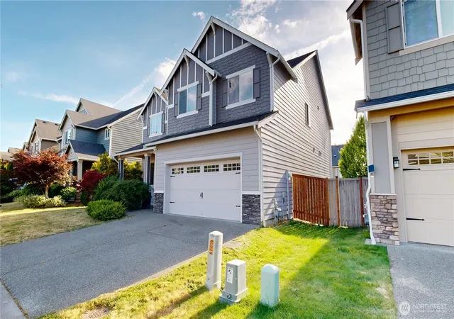 Photo 3 of Single family home for sale at 531 Beechwood Ct Sw, Olympia, WA 98502 | MLS# NWM2554417 | Listing updated on 2026-10-02