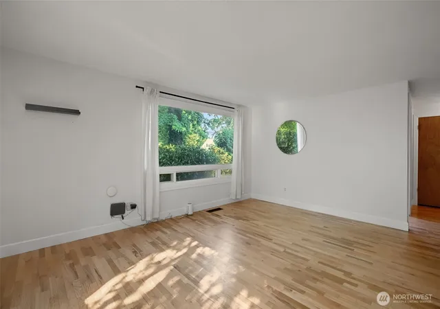 Photo 4 of Single family home for sale at 18806 4Th S, Burien, WA 98148 | MLS# NWM2554425 | Listing updated on 2026-09-04