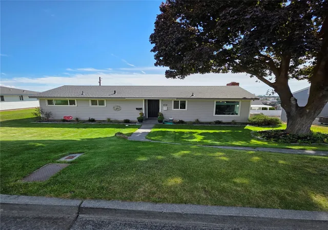 Photo 1 of Single family home for sale at 416 Patrick Rd, Ephrata, WA 98823 | MLS# NWM2554431 | Listing updated on 2026-09-25