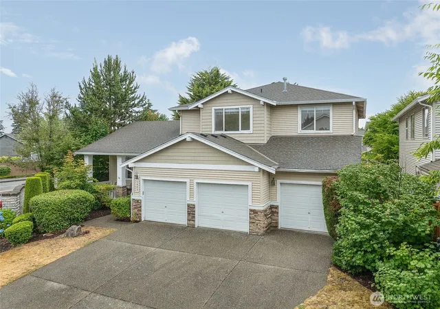 Photo 3 of Sale Pending at 5802 Nathan Ave Se, Auburn, WA 98092 | MLS# NWM2554433 | Listing updated on 2026-09-25