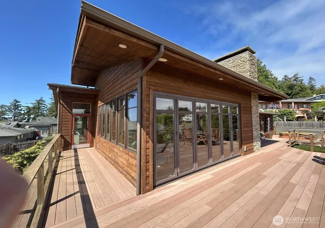 Photo 3 of Sale Pending at 31 N Rhododendron Dr, Port Townsend, WA 98368 | MLS# NWM2554434 | Listing updated on 2026-09-25