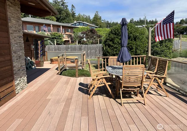 Photo 3 of Sale Pending at 31 N Rhododendron Dr, Port Townsend, WA 98368 | MLS# NWM2554434 | Listing updated on 2026-09-25