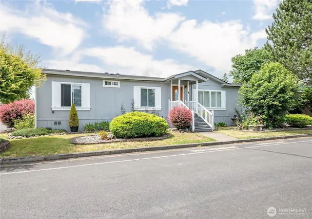 Photo 1 of Manufactured home for sale at 600 Egret Ln, Longview, WA 98632 | MLS# NWM2554448 | Listing updated on 2026-09-22