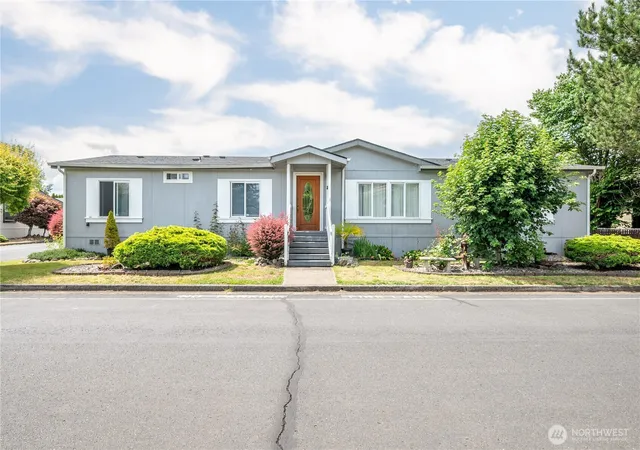 Photo 2 of Manufactured home for sale at 600 Egret Ln, Longview, WA 98632 | MLS# NWM2554448 | Listing updated on 2026-09-22