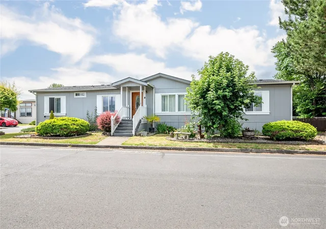 Photo 3 of Manufactured home for sale at 600 Egret Ln, Longview, WA 98632 | MLS# NWM2554448 | Listing updated on 2026-09-22