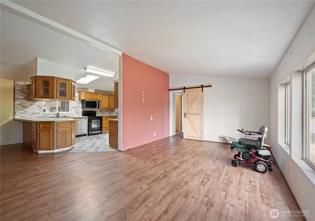 Photo 4 of Manufactured home for sale at 600 Egret Ln, Longview, WA 98632 | MLS# NWM2554448 | Listing updated on 2026-09-22