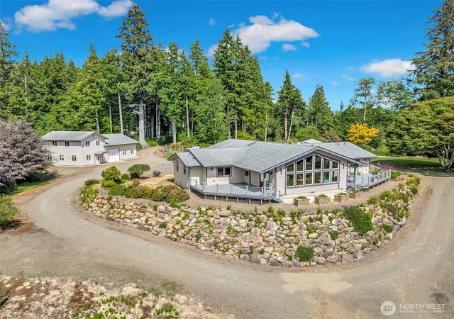 Photo 2 of Single family home for sale at 3201 Alt Hwy 101, Ilwaco, WA 98624 | MLS# NWM2554459 | Listing updated on 2026-09-23