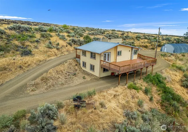 Photo 3 of Single family home for sale at 612 Road S Sw, East Wenatchee, WA 98802 | MLS# NWM2554473 | Listing updated on 2026-09-23