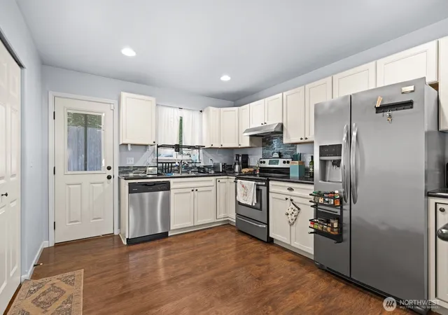 Photo 4 of Sale Pending at 100 NE Galley Way, Belfair, WA 98528 | MLS# NWM2554476 | Listing updated on 2026-09-29