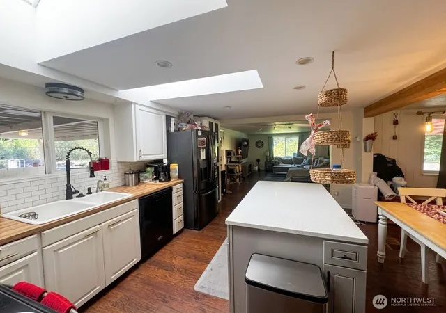 Photo 3 of Sale Pending at 991 E N Bay Rd, Allyn, WA 98524 | MLS# NWM2554482 | Listing updated on 2026-07-20