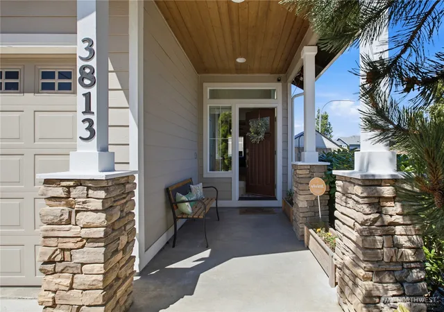 Photo 3 of Sale Pending at 3813 Discovery Ave SW, Bremerton, WA 98312 | MLS# NWM2554488 | Listing updated on 2026-09-29