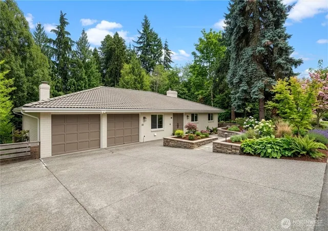 Photo 3 of Single family home for sale at 16058 36th Avenue Ne, Lake Forest Park, WA 98155 | MLS# NWM2554511 | Listing updated on 2026-09-22