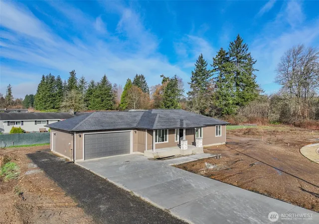Photo 2 of Single family home for sale at 15 Hobble Crk St, Elma, WA 98541 | MLS# NWM2554517 | Listing updated on 2026-09-22