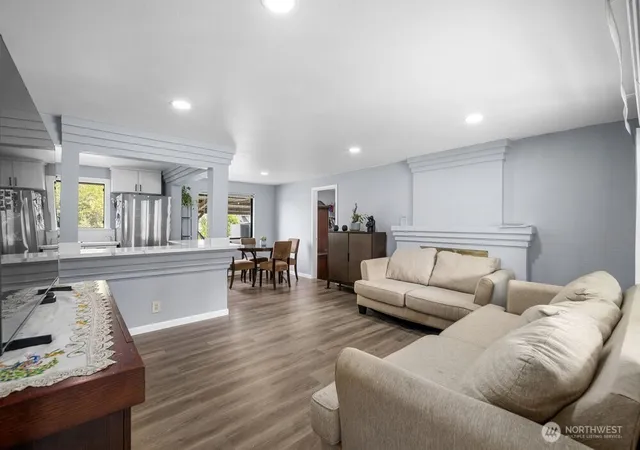 Photo 4 of Single family home for sale at 2406 Northeast 24th St, Renton, WA 98056 | MLS# NWM2554534 | Listing updated on 2026-09-22