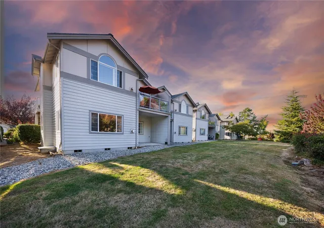 Photo 3 of Condo for sale at 523 W Kellogg Rd, Bellingham, WA 98226 | MLS# NWM2554554 | Listing updated on 2026-09-21