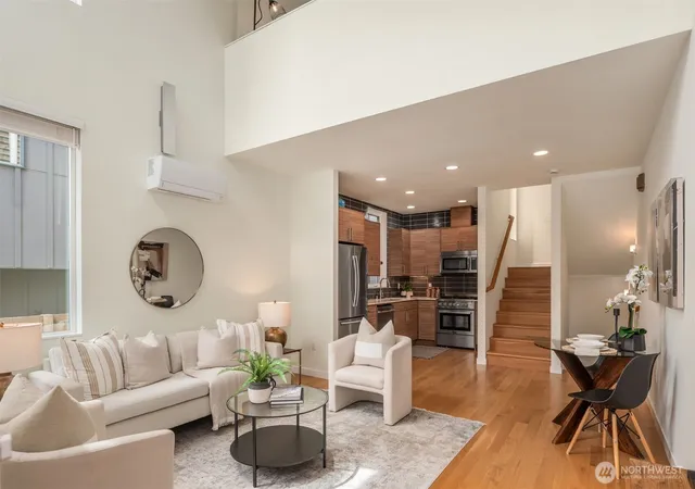 Photo 3 of Townhouse for sale at 3924 Linden Ave N #E, Seattle, WA 98103 | MLS# NWM2554556 | Listing updated on 2026-09-22