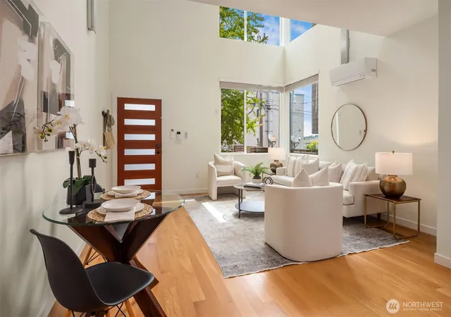 Photo 3 of Townhouse for sale at 3924 Linden Ave N #E, Seattle, WA 98103 | MLS# NWM2554556 | Listing updated on 2026-09-22