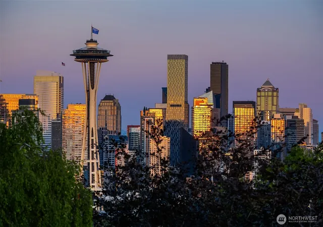 Photo 4 of Sale Pending at 421 W Highland Dr, Seattle, WA 98119 | MLS# NWM2554559 | Listing updated on 2026-09-25