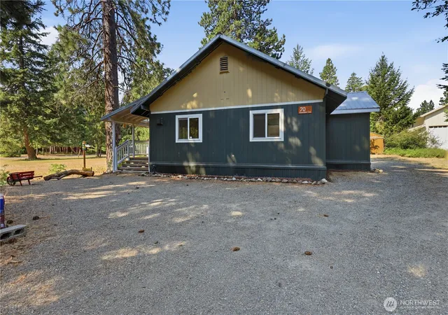 Photo 2 of Manufactured home for sale at 70 Hummingbird Ln, Cle Elum, WA 98922 | MLS# NWM2554589 | Listing updated on 2026-09-25