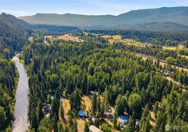 Photo 3 of Manufactured home for sale at 70 Hummingbird Ln, Cle Elum, WA 98922 | MLS# NWM2554589 | Listing updated on 2026-09-25