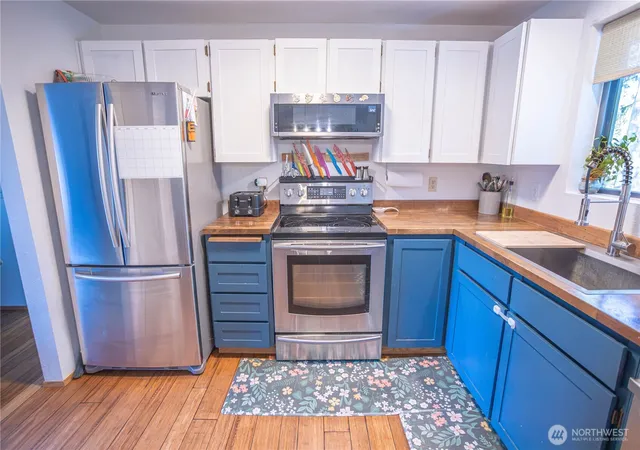 Photo 3 of Single family home for sale at 5318 203rd Street Ct E, Spanaway, WA 98387 | MLS# NWM2554597 | Listing updated on 2026-09-25