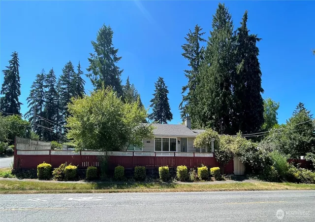 Photo 1 of Sale Pending at 14301 Meridian Ave N, Seattle, WA 98133 | MLS# NWM2554607 | Listing updated on 2026-09-21