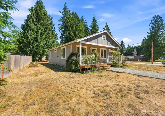 Photo 3 of Single family home for sale at 1087 Idlewood Dr, Camano Island, WA 98282 | MLS# NWM2554631 | Listing updated on 2026-09-29