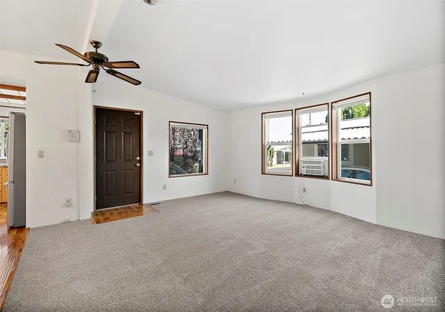 Photo 4 of Manufactured home for sale at 3501 Auburn Way S #21, Auburn, WA 98092 | MLS# NWM2554633 | Listing updated on 2026-09-24