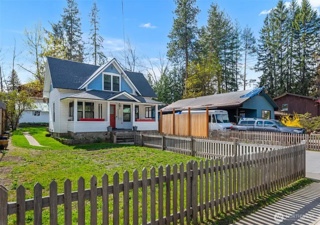 Photo 1 of Single family home for sale at 253 Benton St, Leavenworth, WA 98826 | MLS# NWM2554672 | Listing updated on 2026-07-17