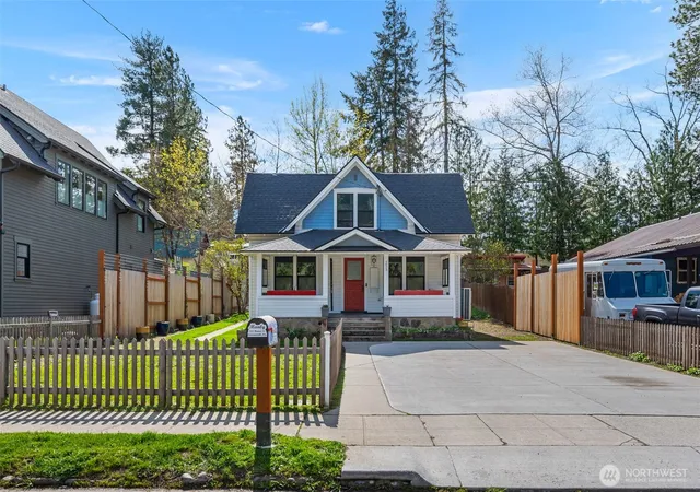 Photo 3 of Single family home for sale at 253 Benton St, Leavenworth, WA 98826 | MLS# NWM2554672 | Listing updated on 2026-07-17