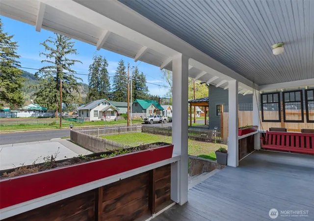 Photo 4 of Single family home for sale at 253 Benton St, Leavenworth, WA 98826 | MLS# NWM2554672 | Listing updated on 2026-07-17