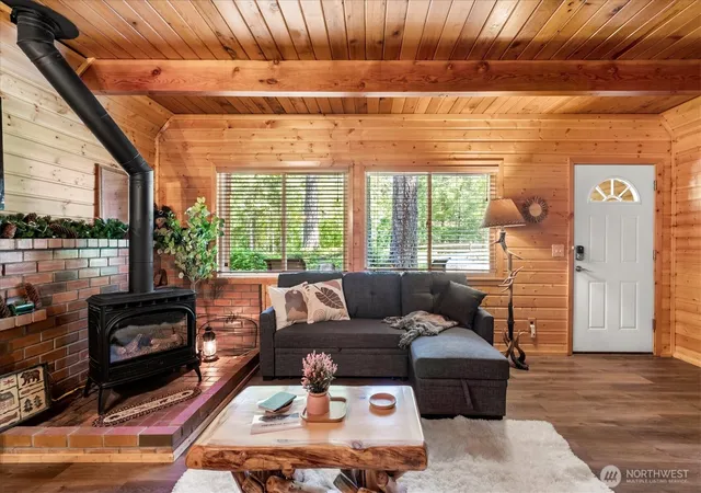 Photo 3 of Single family home for sale at 321 Paradise Dr, Ashford, WA 98304 | MLS# NWM2554673 | Listing updated on 2026-09-22