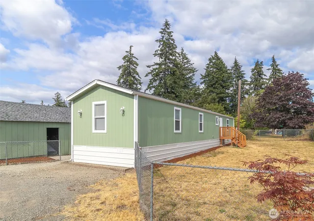Photo 27 of Manufactured home for sale at 6201 203rd Avenue SW #9, Centralia, WA 98531 | MLS# NWM2554679 | Listing updated on 2026-09-22