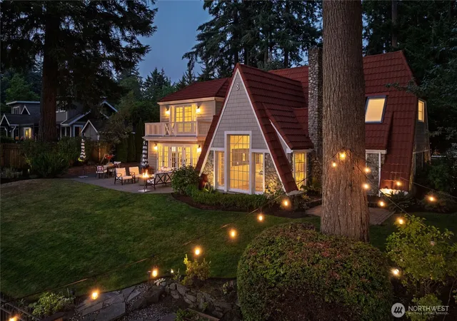 Photo 2 of Sale Pending at 2425 Marine Dr, Bremerton, WA 98312 | MLS# NWM2554707 | Listing updated on 2026-09-26