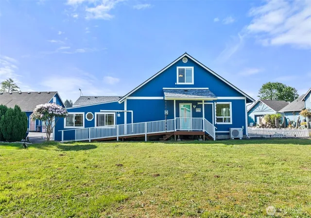 Photo 3 of Single family home for sale at 4 Bayshore Rd, Bay Center, WA 98527 | MLS# NWM2554712 | Listing updated on 2026-09-26