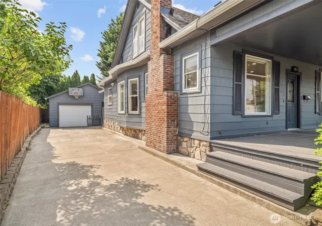 Photo 2 of Sale Pending at 624 Ne 2nd Avenue, Camas, WA 98607 | MLS# NWM2554785 | Listing updated on 2026-09-25