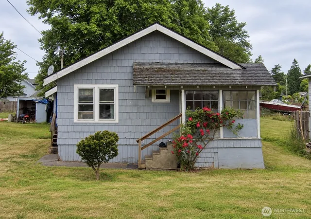 Photo 1 of Sale Pending at 905 Coolidge Rd, Aberdeen, WA 98520 | MLS# NWM2554794 | Listing updated on 2026-09-22